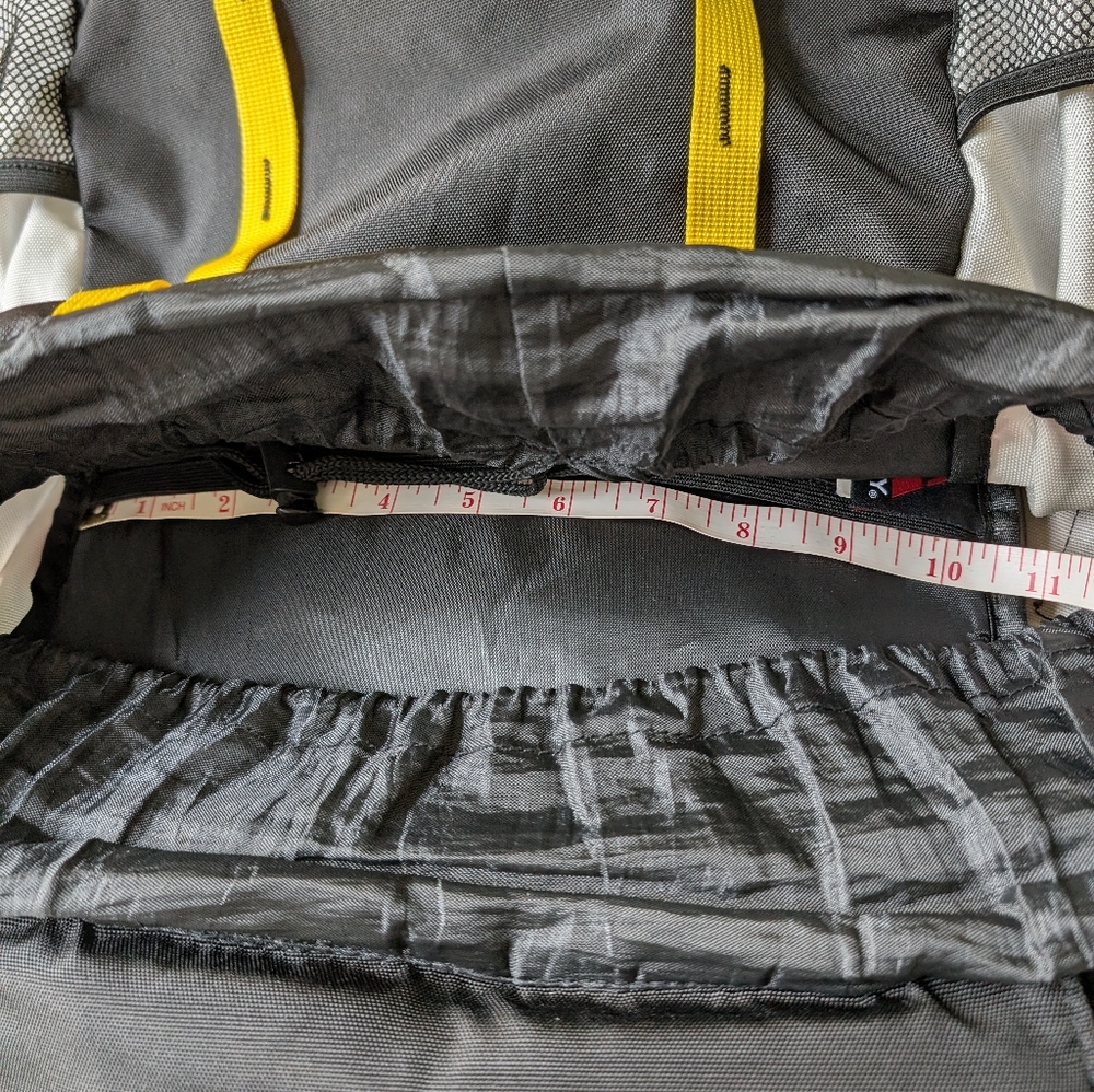 Gerry Colorblock Hiking Backpack – Retro Outdoor Pack in Good Condition - Picture 2 of 8